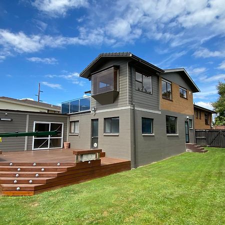 Spacious Retreat With Mountain View روتوروا المظهر الخارجي الصورة
